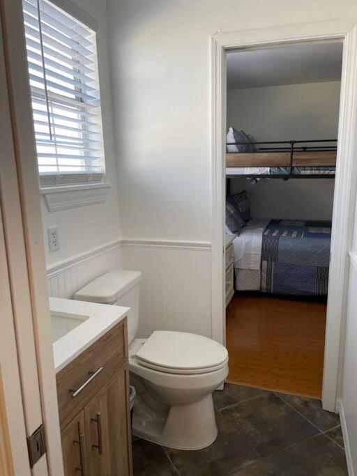 Updated,spacious, Maritime 3br Downtown Holiday home *